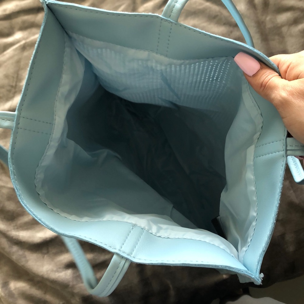 Tote - Picture 3 of 4